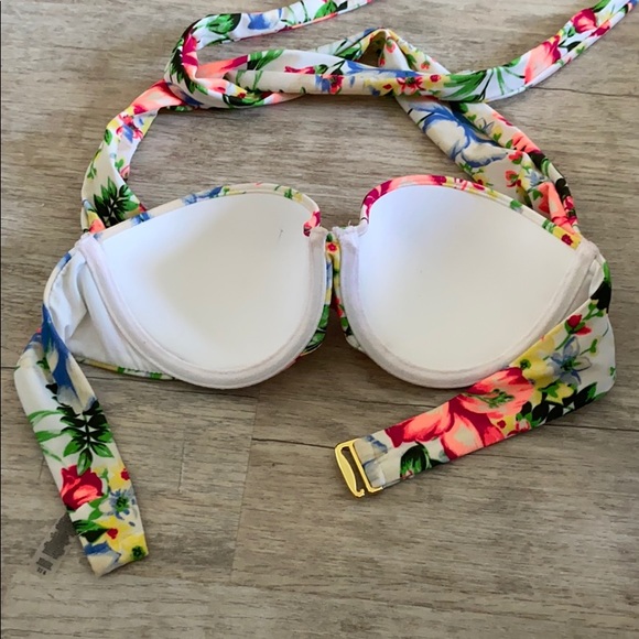 Victoria’s Secret bikini top - Picture 2 of 2